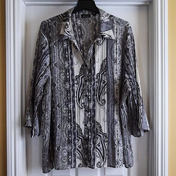 Avenue Black and White Bell Sleeved Tunic Style Blouse Plus Size 30/32 - Picture 2 of 6